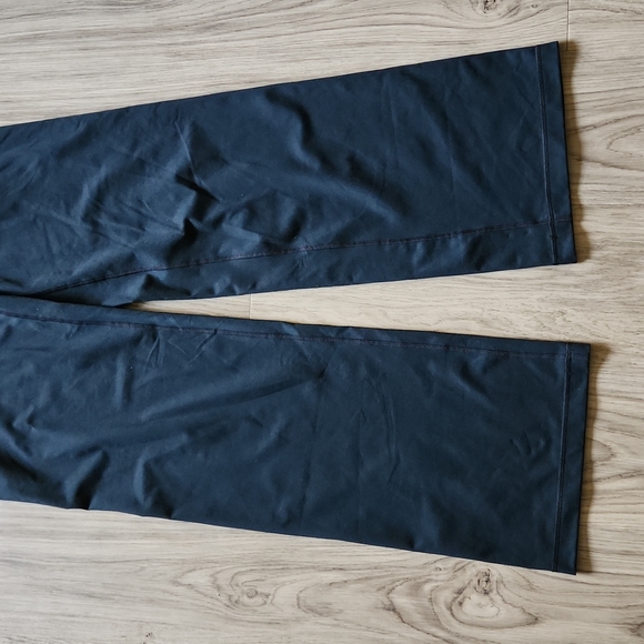 NWT Black Under Armour Pants - Picture 2 of 6